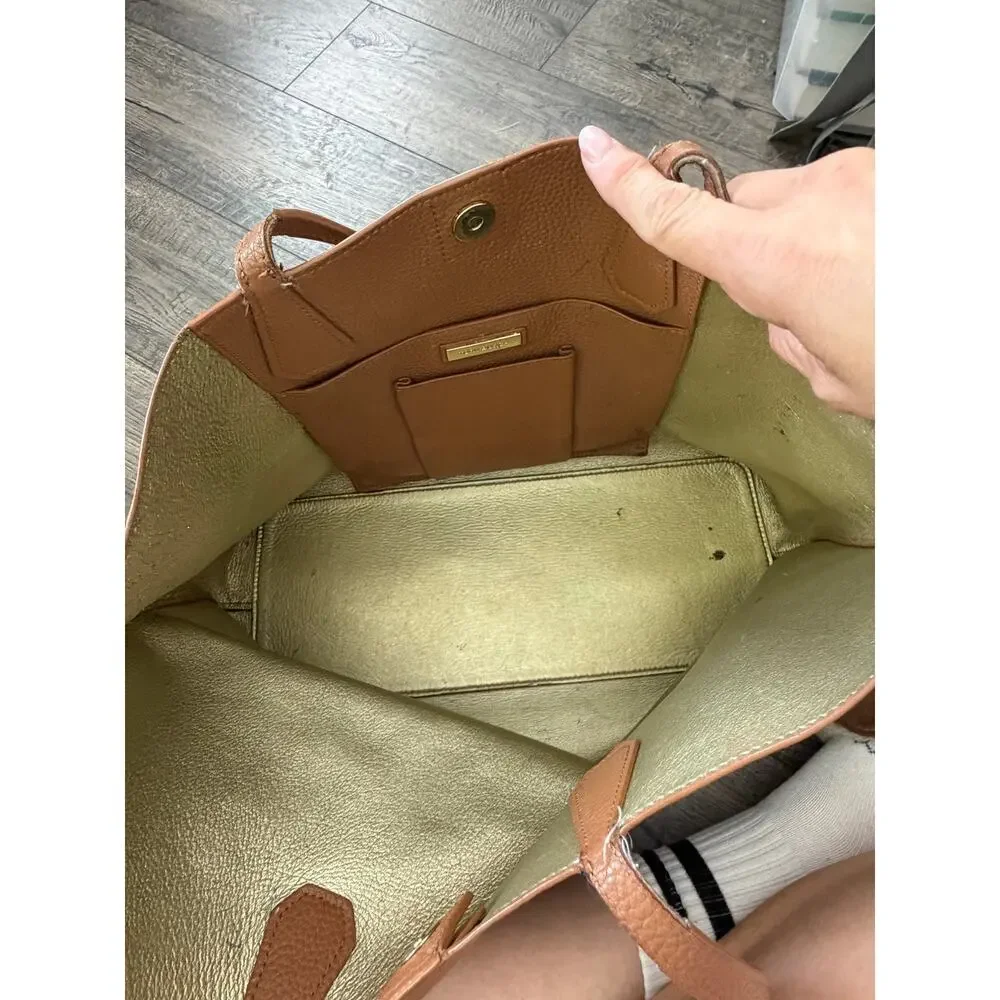 Tory Burch Perry Tote Bag Camel & Brown Pebbled Leather Shoulder Strap